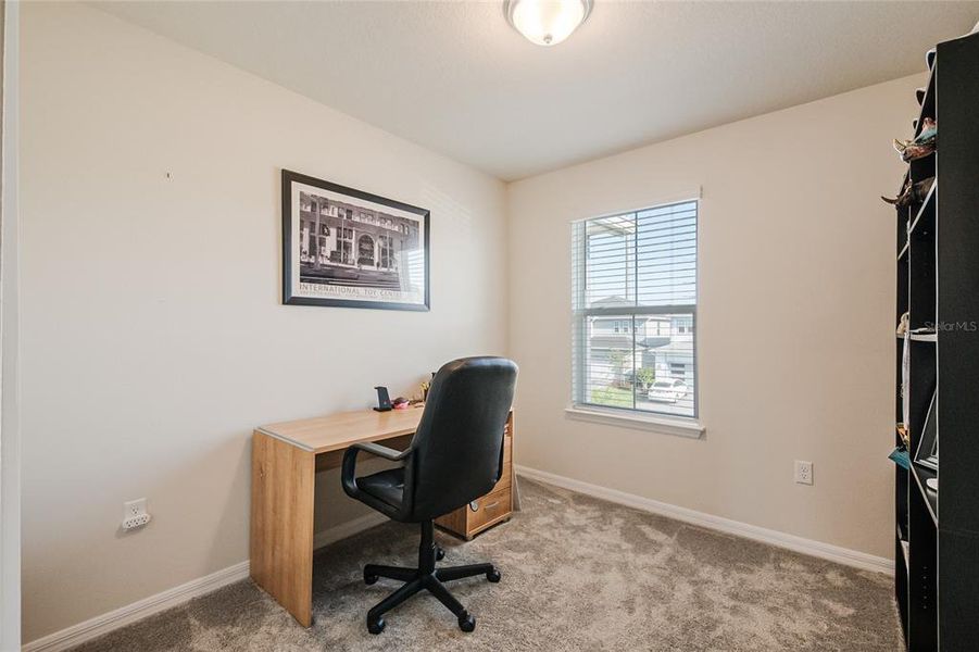 Furnished interior view inside a new home in , Orlando (Image 19).
