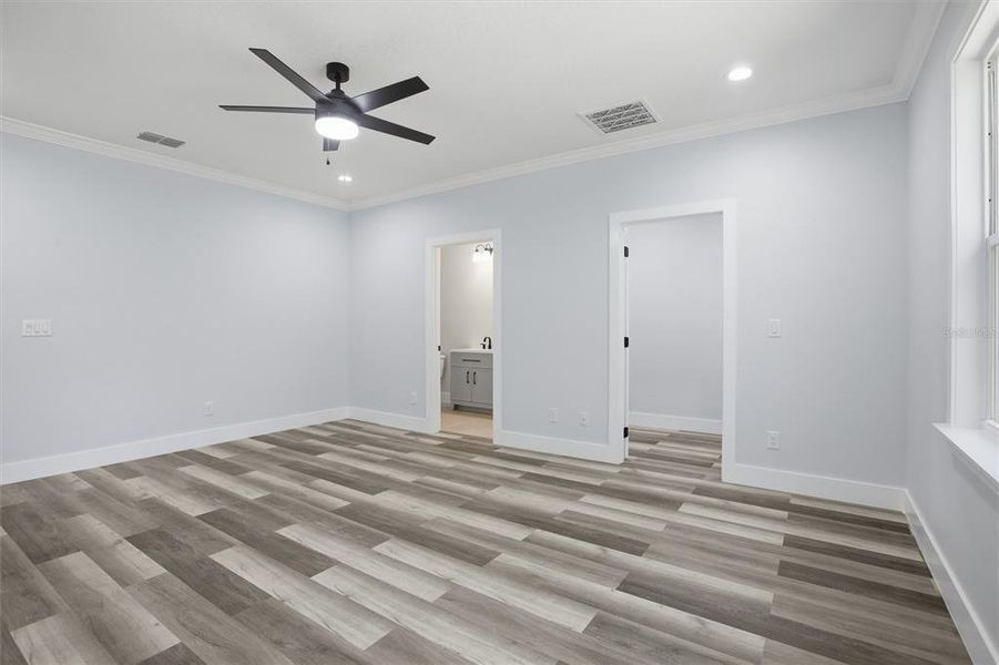 Spacious, unfurnished interior of a new home in , Port Charlotte (Image 28).