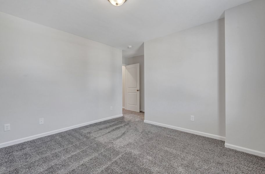 Spacious, unfurnished interior of a new home in Heritage at New Riverside, Bluffton (Image 30).