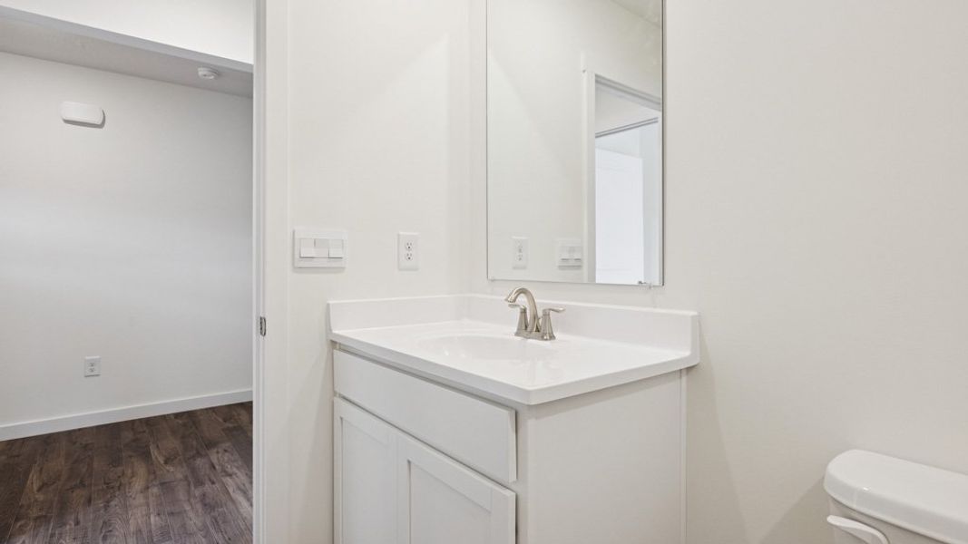 Furnished interior view inside a new home in Emory Creek, Harriman (Image 7).