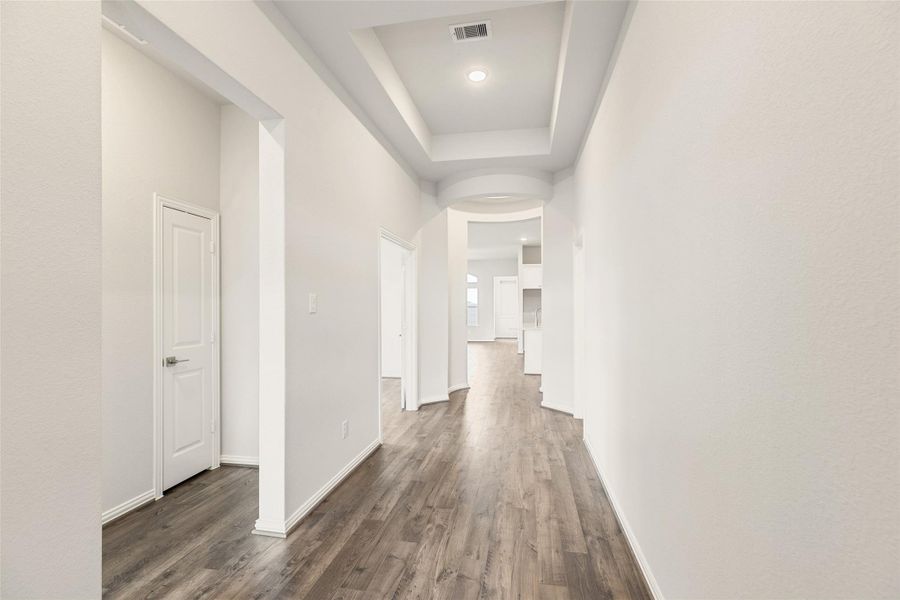 Spacious, unfurnished interior of a new home in Brookewater, Rosenberg (Image 20).