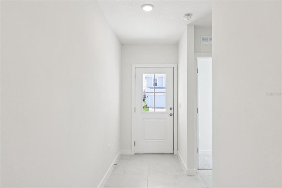 Spacious, unfurnished interior of a new home in Willowbrook North, Winter Haven (Image 28).