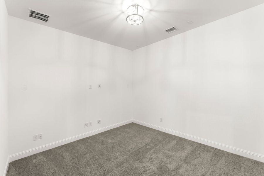 Spacious, unfurnished interior of a new home in Nelson Lake Estates, Rockwall (Image 21). Spacious, unfurnished interior of a new home in Nelson Lake Estates, Rockwall (Image 21).