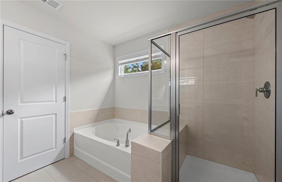 Furnished interior view inside a new home in Hawthorne Ridge, McDonough (Image 5).