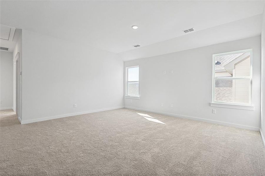 Empty room with light carpet