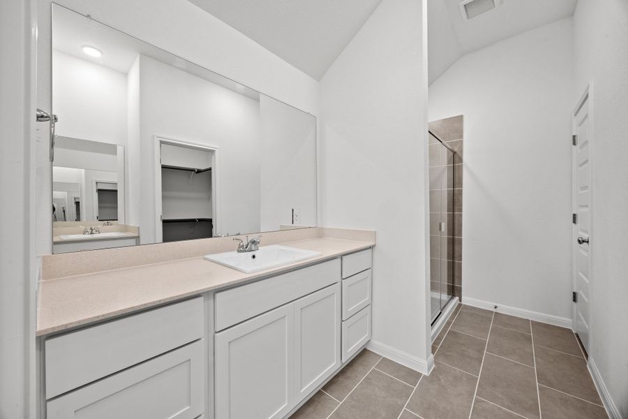 Furnished interior view inside a new home in Trinity Ranch, Elgin (Image 11).