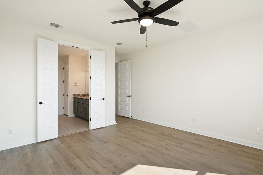 Spacious, unfurnished interior of a new home in Flora, Hutto (Image 31).