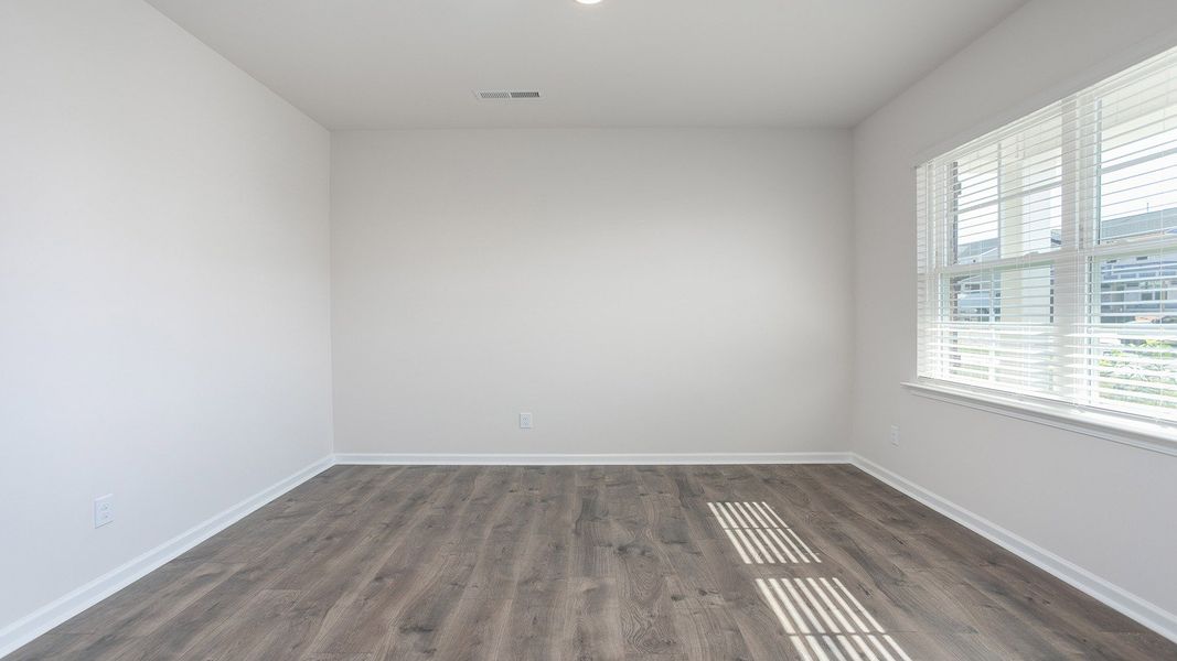 Spacious, unfurnished interior of a new home in Middleton, Greensboro (Image 10).