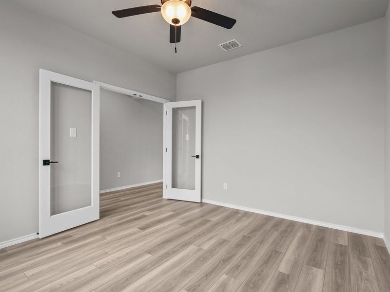 Representative unfurnished interior of a home built from the The Glenwood E by Davidson Homes LLC in Bricewood, San Antonio (Image 29).