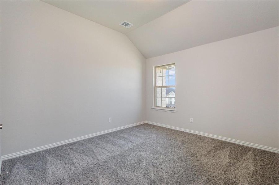 Spacious, unfurnished interior of a new home in Courts Of Bonnie Brae, Denton (Image 9).