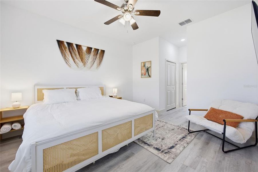 Furnished interior view inside a new home in , Ocala (Image 31).