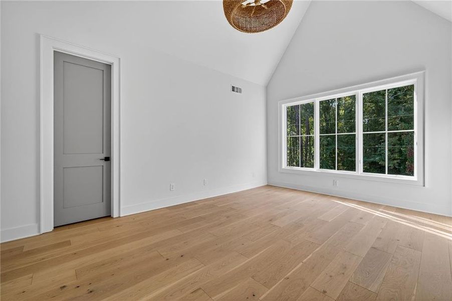 Spacious, unfurnished interior of a new home in , Alpharetta (Image 23).