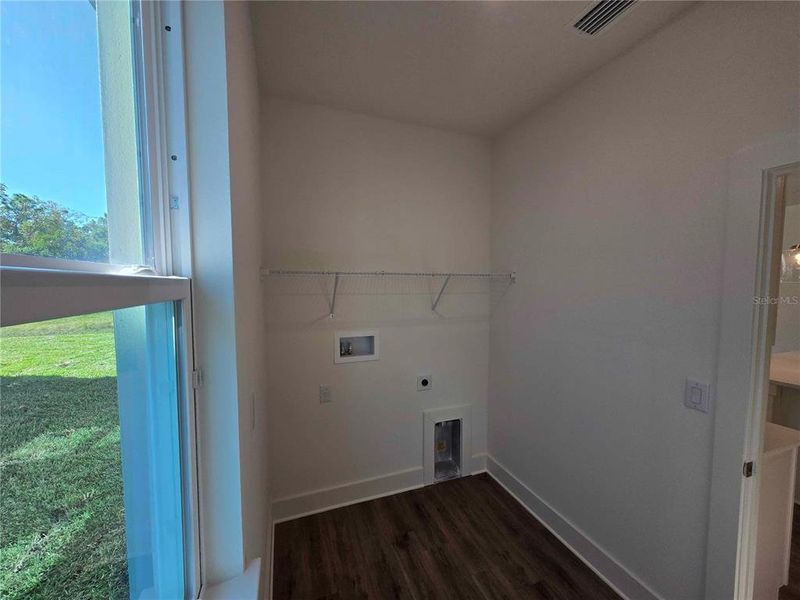 Spacious, unfurnished interior of a new home in Arbor Meadows, Spring Hill (Image 9).