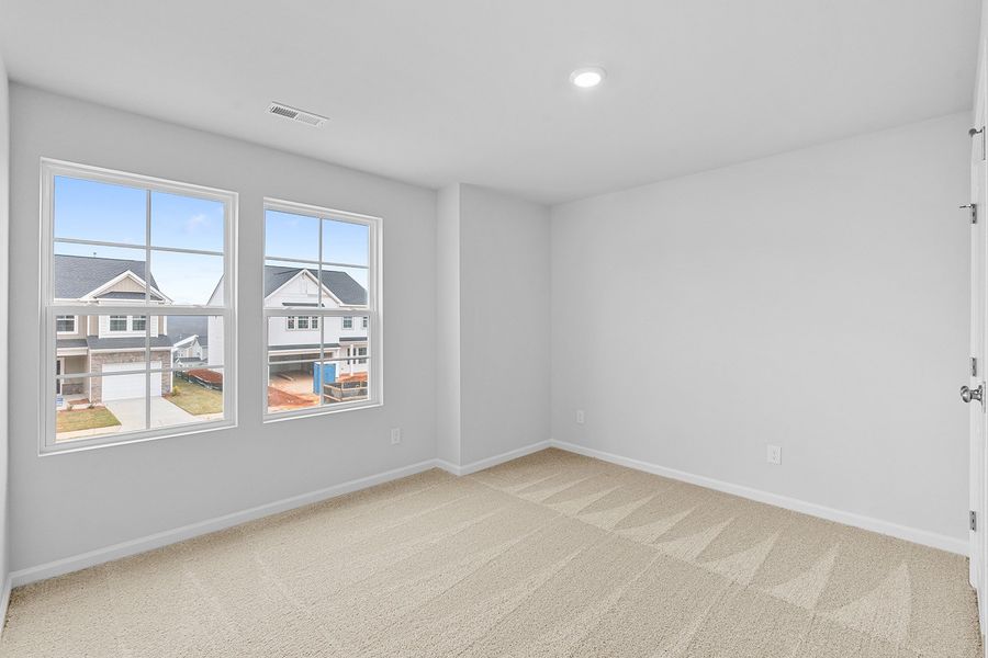 Spacious, unfurnished interior of a new home in Hanes Lake, Winston-Salem (Image 29).