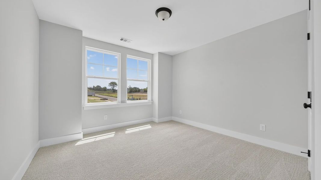 Spacious, unfurnished interior of a new home in McClure Farms, Columbia (Image 48).