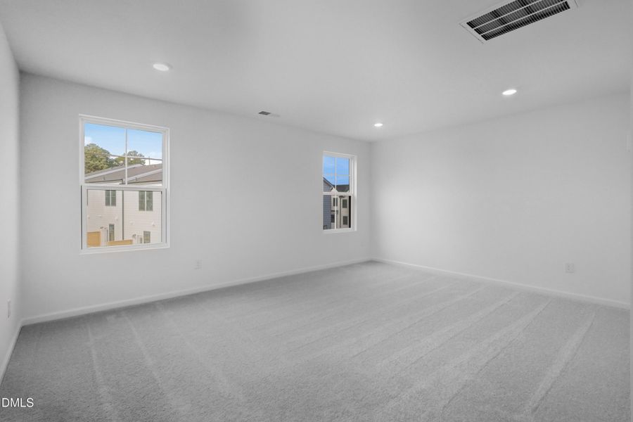 SUN_ElmGrove_Pic_Jackson_QMI_22_Loft_1of