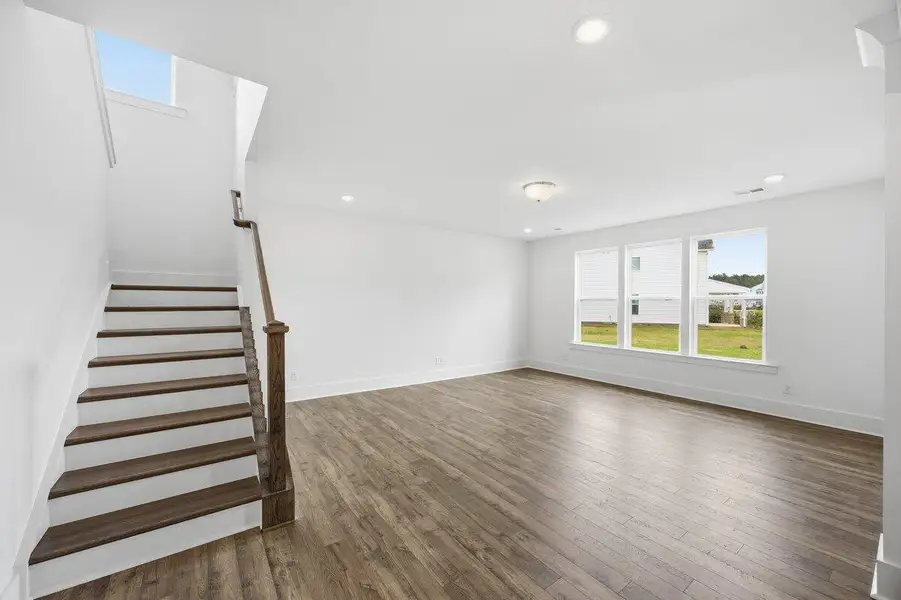 Spacious, unfurnished interior of a new home in , Ravenel (Image 10).