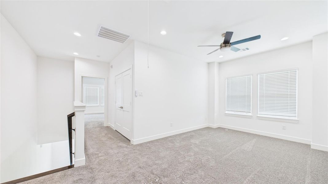 Spacious, unfurnished interior of a new home in Skyline Homes at Lozier, Houston (Image 21). Spacious, unfurnished interior of a new home in Skyline Homes at Lozier, Houston (Image 21).