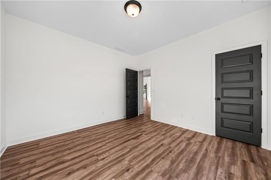 Spacious, unfurnished interior of a new home in , Dallas (Image 18).