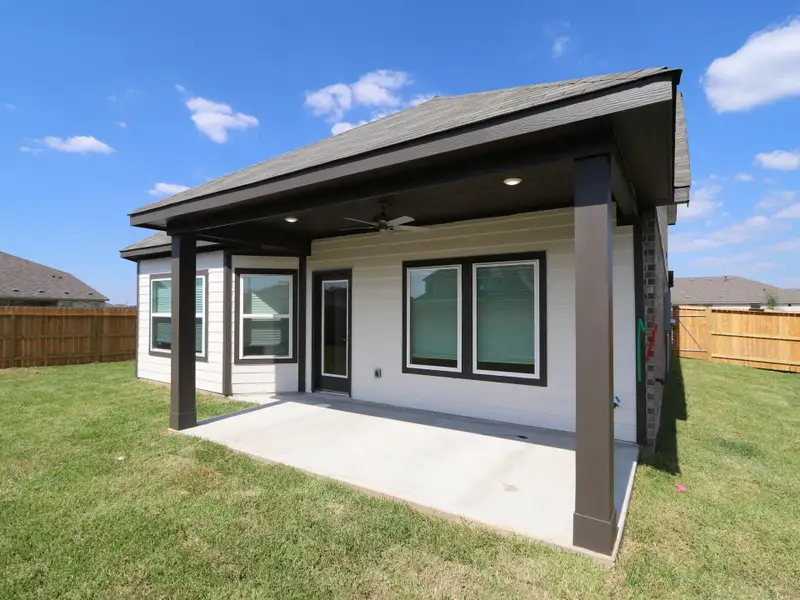 Exterior details and patio area of a home in Miller's Pond, Rosenberg (Image 4). Exterior details and patio area of a home in Miller's Pond, Rosenberg (Image 4).