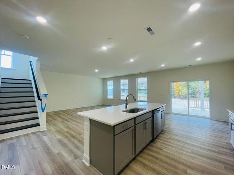 Screenshot 2025-11-03 122105