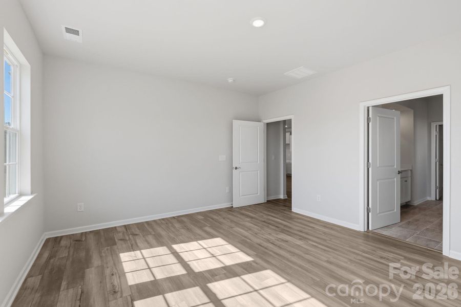 Spacious, unfurnished interior of a new home in Roselyn, Lancaster (Image 13).