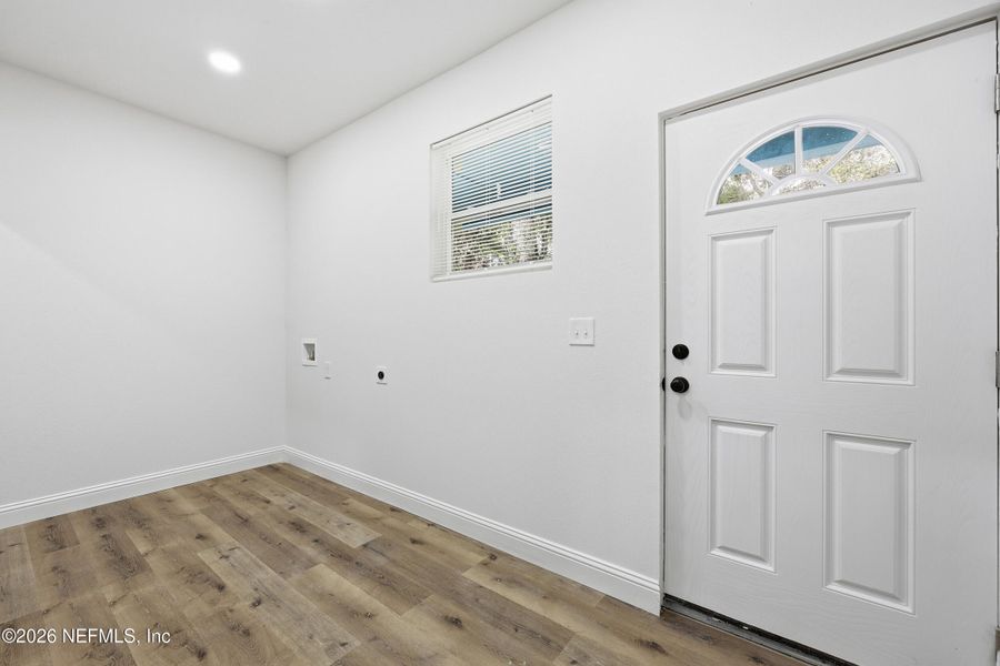 Spacious, unfurnished interior of a new home in , Jacksonville (Image 19).