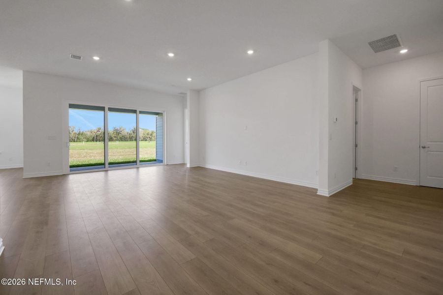 Spacious, unfurnished interior of a new home in Veranda Bay, Flagler Beach (Image 25).