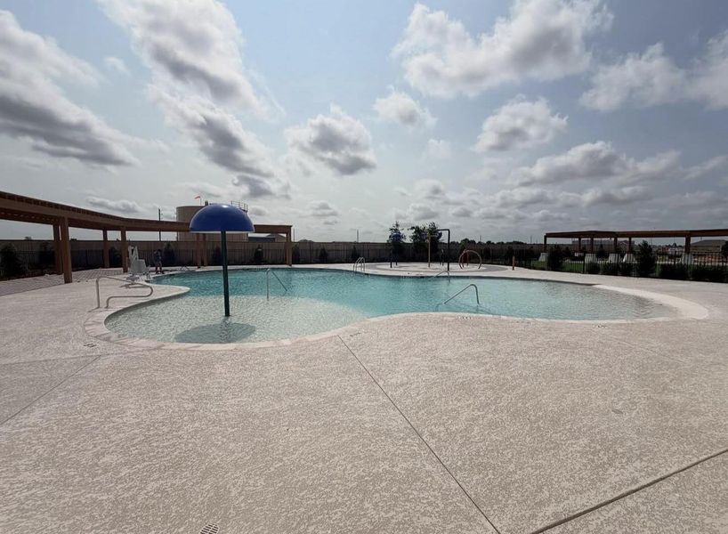 Community amenities in Azalea, Pattison (Image 15).