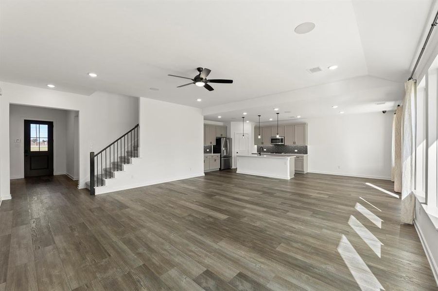 07. 1022 Watercourse - Family (3) 07. 1022 Watercourse - Family (3)