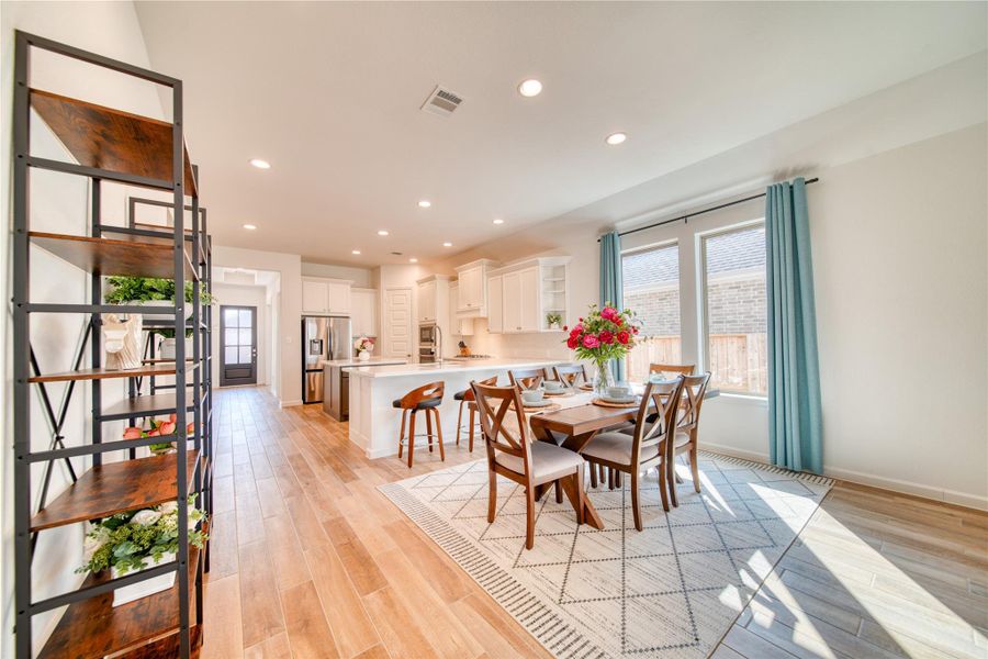 Furnished interior view inside a new home in Meridiana 40'/45', Manvel (Image 30).