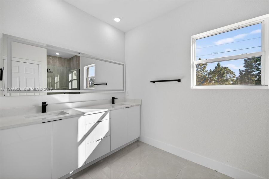 Furnished interior view inside a new home in , Lehigh Acres (Image 12).