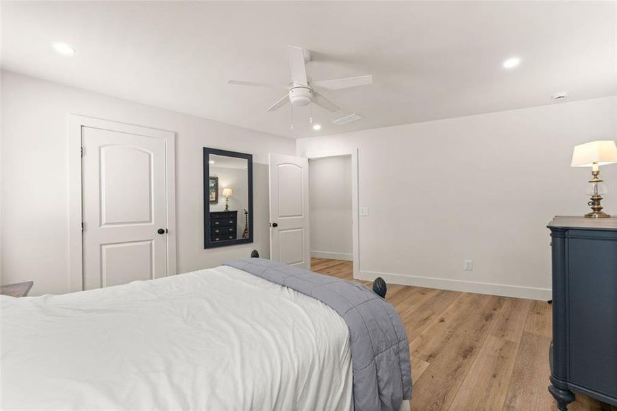 Furnished interior view inside a new home in , Jefferson (Image 38).