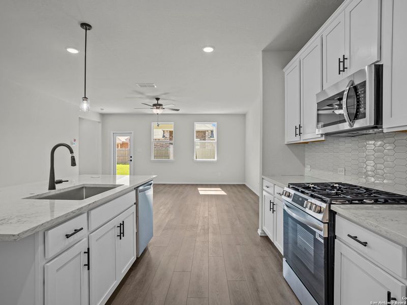 Furnished interior view inside a new home in Horizon Pointe, San Antonio (Image 9). Furnished interior view inside a new home in Horizon Pointe, San Antonio (Image 9).