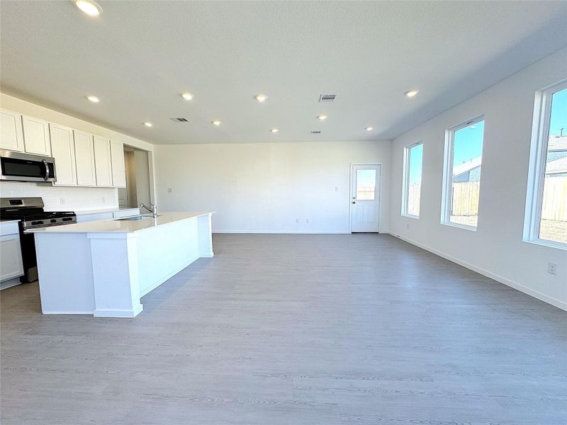 Spacious, unfurnished interior of a new home in Anniston, Katy (Image 35). Spacious, unfurnished interior of a new home in Anniston, Katy (Image 35).