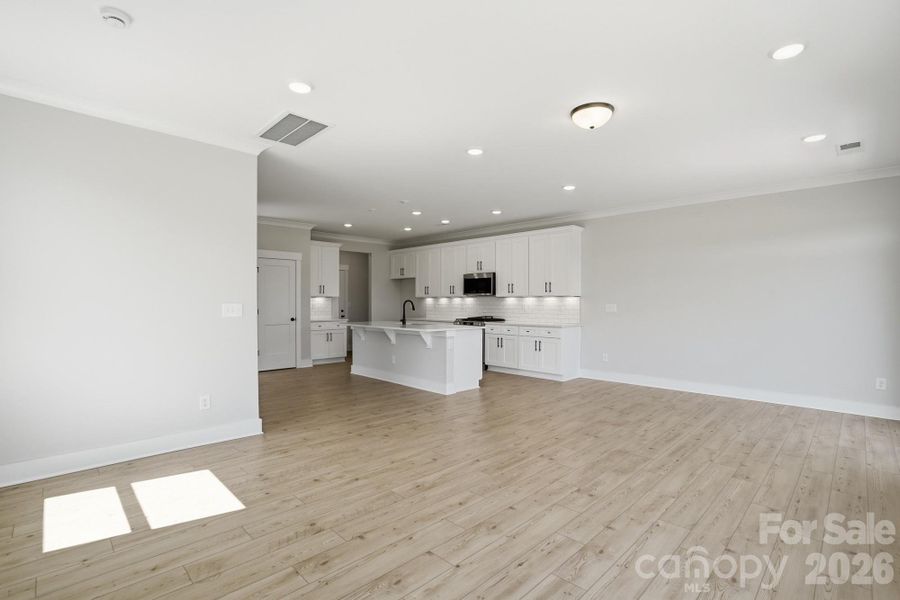 Spacious, unfurnished interior of a new home in Blythe Mill Townhomes, Waxhaw (Image 33).