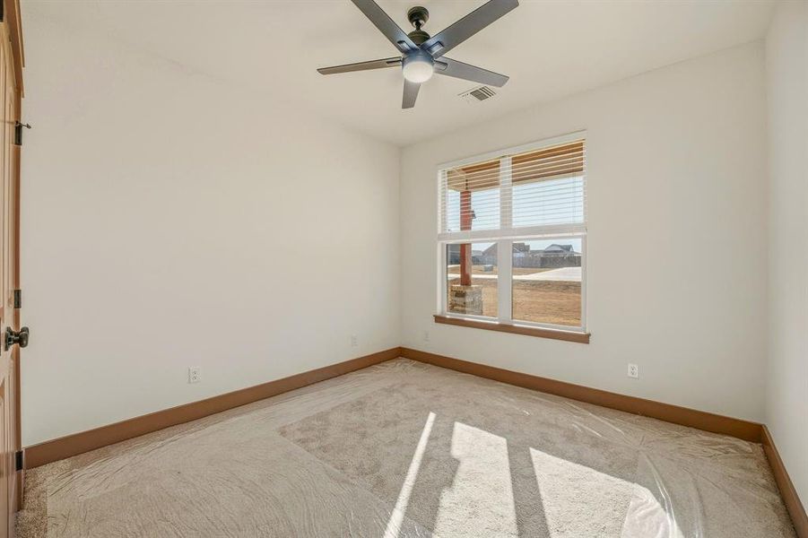 Spacious, unfurnished interior of a new home in , Nemo (Image 18).