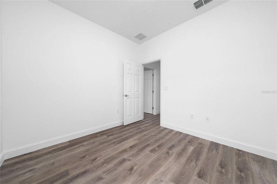 Spacious, unfurnished interior of a new home in , Ocala (Image 24).