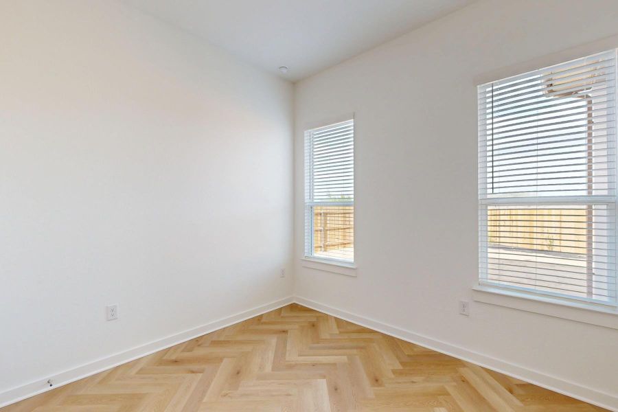 Spacious, unfurnished interior of a new home in Barksdale, Leander (Image 24).