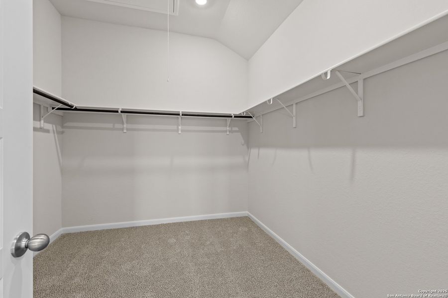 Spacious, unfurnished interior of a new home in Hunter's Ranch, San Antonio (Image 16). Spacious, unfurnished interior of a new home in Hunter's Ranch, San Antonio (Image 16).