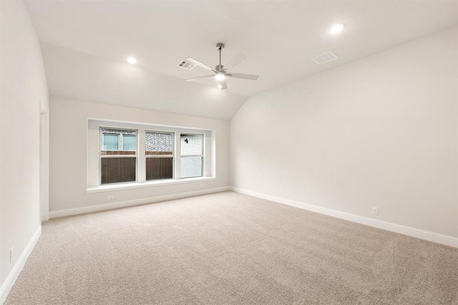 Spacious, unfurnished interior of a new home in Hampton Park, Glenn Heights (Image 18).