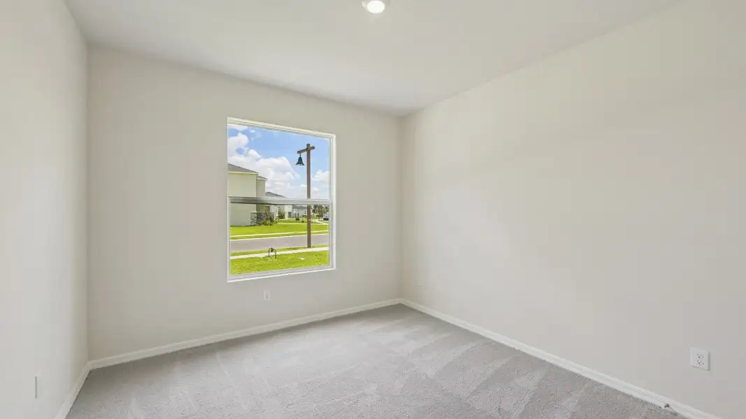 Spacious, unfurnished interior of a new home in Oakfield Trails, Parrish (Image 22).