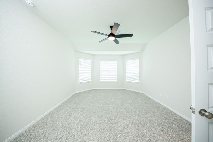 Spacious, unfurnished interior of a new home in Townsend Reserve, Splendora (Image 13).