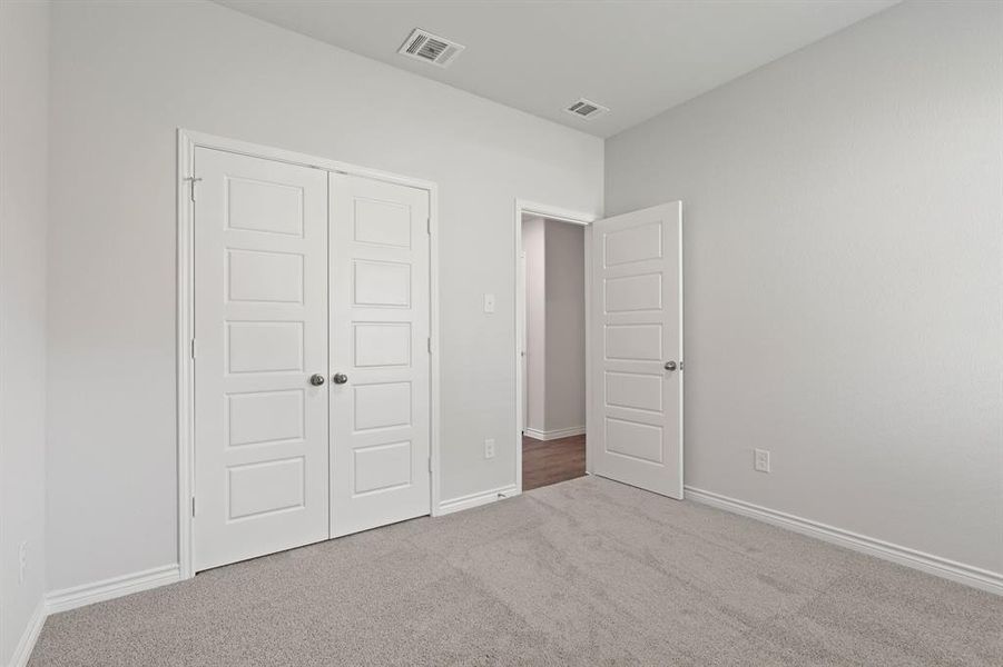 Spacious, unfurnished interior of a new home in Burgess Meadows, Cleburne (Image 15).