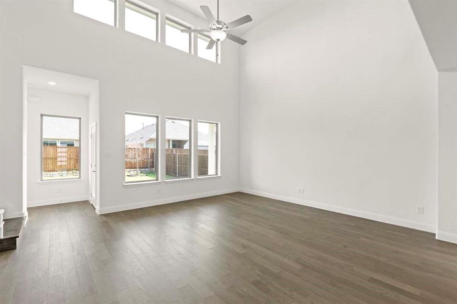 07-3506-honeysuckle-hollow-melissa-tx-two-story-living-room