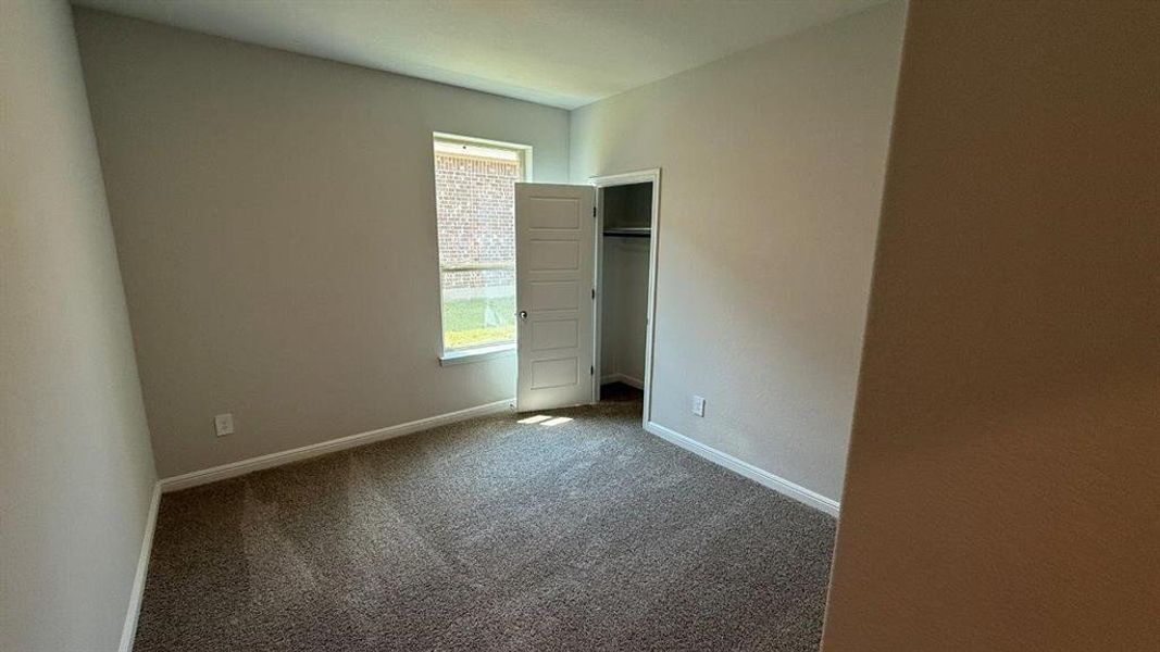 Spacious, unfurnished interior of a new home in Saratoga, Granbury (Image 16). Spacious, unfurnished interior of a new home in Saratoga, Granbury (Image 16).