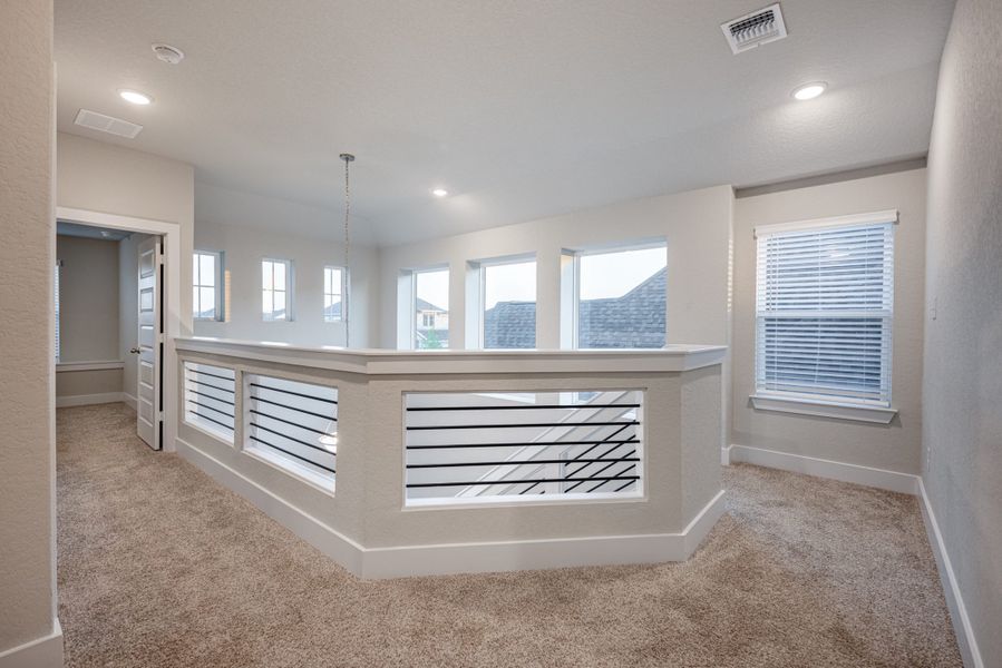 Spacious, unfurnished interior of a new home in Stillwater Ranch, San Antonio (Image 28). Spacious, unfurnished interior of a new home in Stillwater Ranch, San Antonio (Image 28).