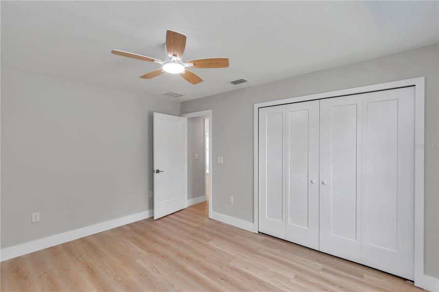 Spacious, unfurnished interior of a new home in , Ocala (Image 24).