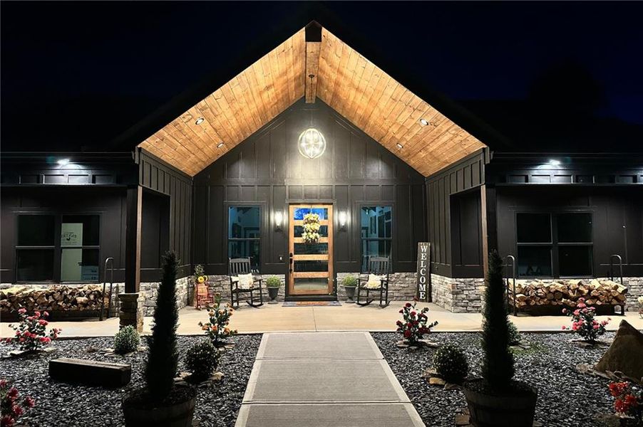 Community amenities in , Talking Rock (Image 60).