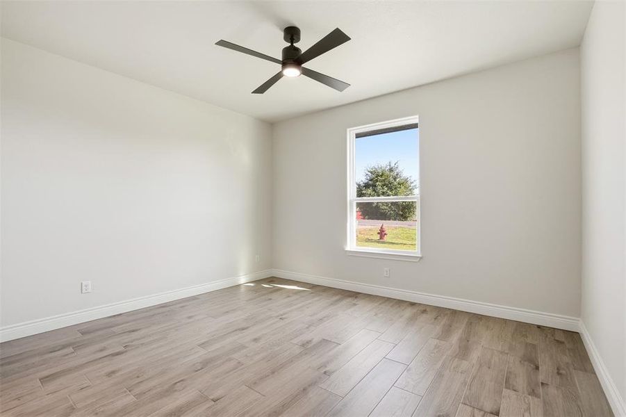 Spacious, unfurnished interior of a new home in , Granbury (Image 35).